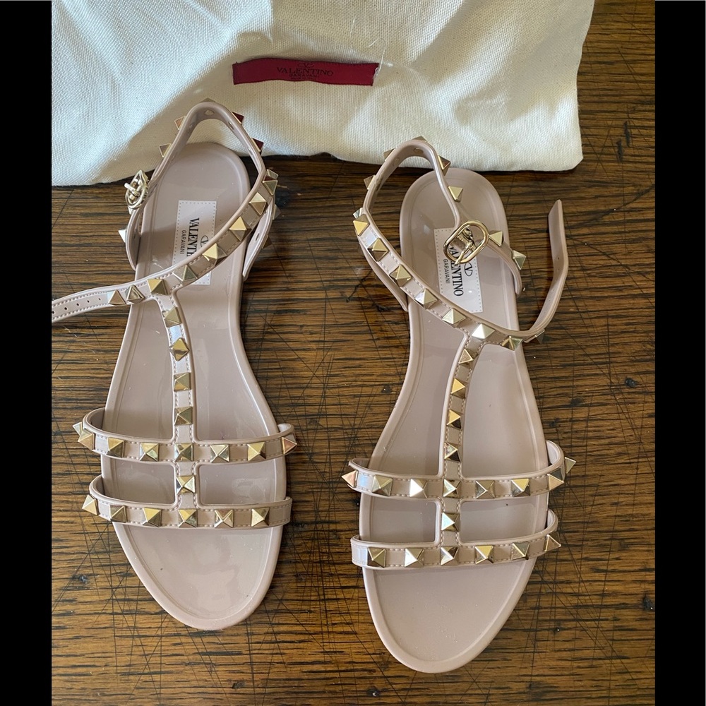 Valentino Rockstud Sandal PVC in Beige size 36